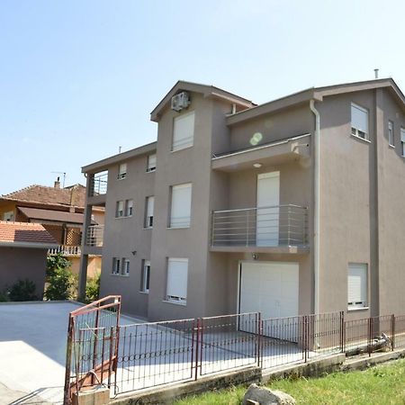 Apartmani Stefanija Тиват Экстерьер фото