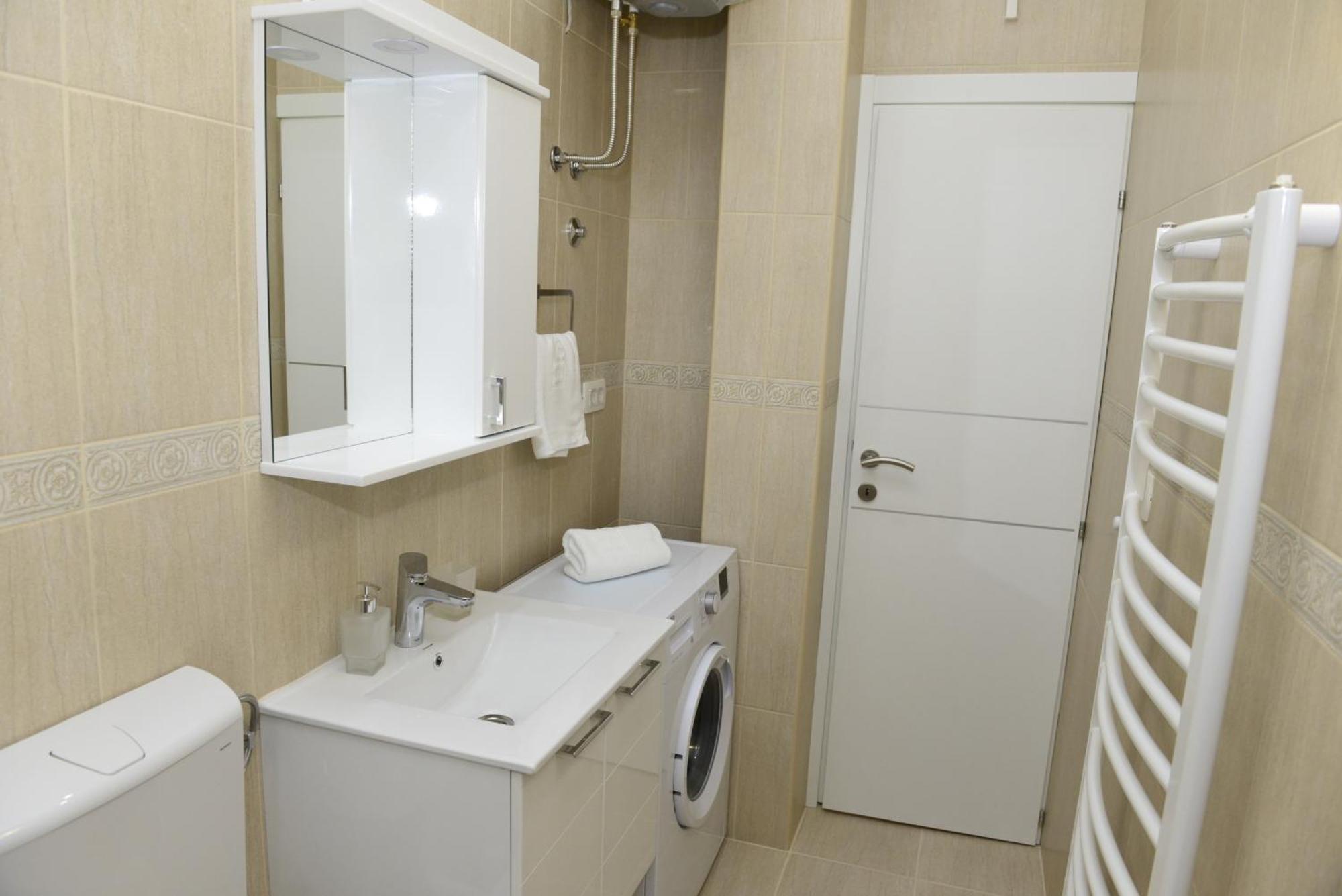 Apartmani Stefanija Тиват Экстерьер фото