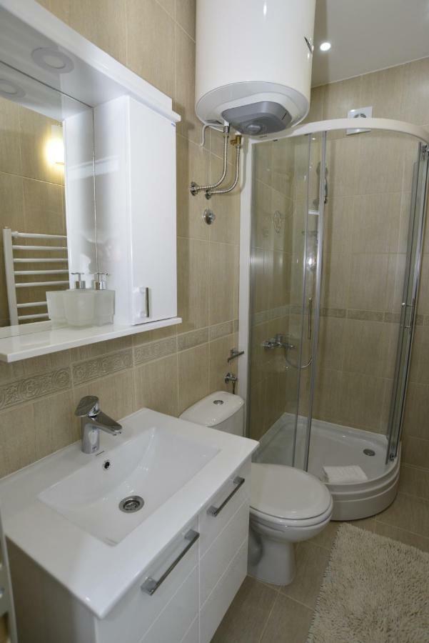 Apartmani Stefanija Тиват Экстерьер фото